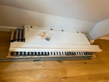 IKEA Malm bedframe 140x200 + 2 lattenbodems - afbeelding 1