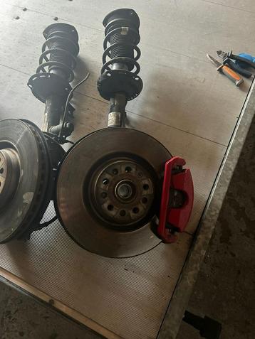 Vw Golf 8 GTI WIELOPHANING LINKS RECHTS COMPLEET beschikbaar voor biedingen