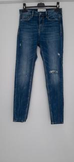 Stradivarius jeans 38, Blauw, Overige jeansmaten, Ophalen of Verzenden, Zo goed als nieuw