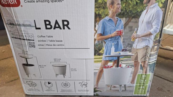 Keter Koelbox Tafel - Nieuwstaat, Tuin en Terras, Tuintafels, Zo goed als nieuw, Rond, Kunststof, Ophalen of Verzenden