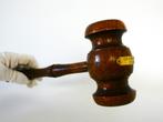 Gedraaide houten veilinghamer / voorzittershamer CDA hamer, Ophalen of Verzenden