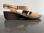 Mooie dames sandalen met hak (39), Beige, Zo goed als nieuw, Sandalen of Muiltjes, Ophalen of Verzenden