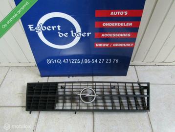 Grill opel kadett d en ook veel onderdelen op voorraad beschikbaar voor biedingen