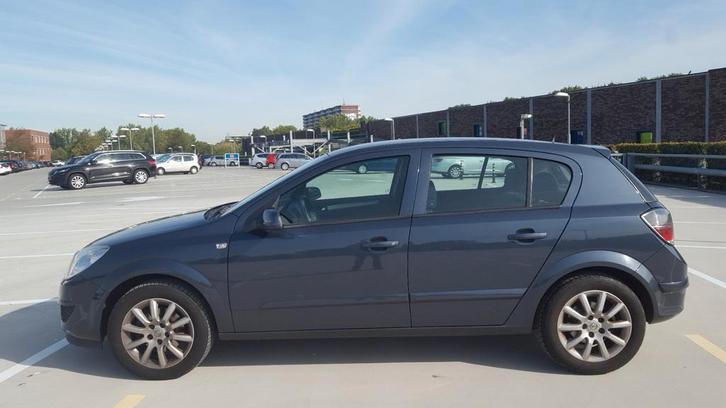 Opel Astra 1.6 16V 5D 85KW 2007 Grijs, Auto's, Opel, Particulier, Astra, ABS, Airbags, Airconditioning, Boordcomputer, Centrale vergrendeling