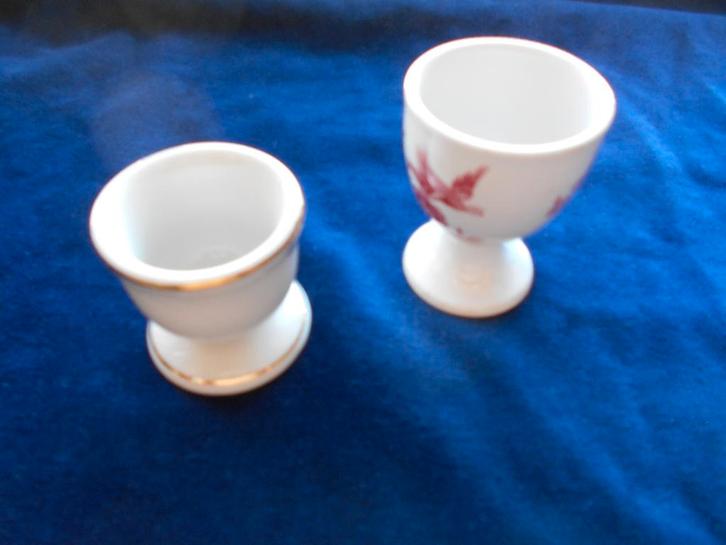 PASEN!! 2 Antieke eierdopjes, samen 1,50., Huis en Inrichting, Keuken | Servies, Nieuw, Overige typen, Overige stijlen, Porselein