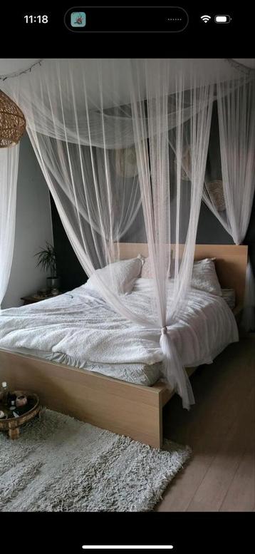 Comfortable Tweepersoons bed 180x200cm