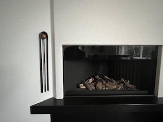 Moderne 2-delig Haardset - Zwart metaal - Strak Wandmodel, Huis en Inrichting, Haarden, Zo goed als nieuw, Overige soorten, Ophalen of Verzenden