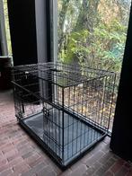 Honden bench met schuifdeuren merk Adori (maat M), Dieren en Toebehoren, Hondenbenches, Ophalen, Zo goed als nieuw