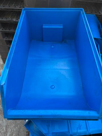 Magazijn kunststof bakken stapelbakken 52x30x20cm 1 Manutan beschikbaar voor biedingen