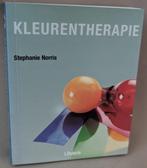 Boek Kleurentherapie - Stephanie Norris, Ophalen of Verzenden, Gelezen, Spiritualiteit algemeen, Instructieboek