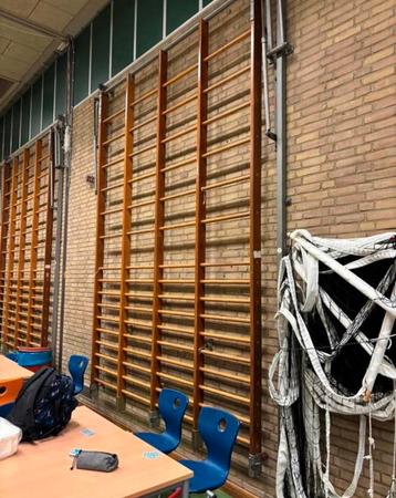 Originele oerdegelijke wandrekken 🤎 beschikbaar voor biedingen