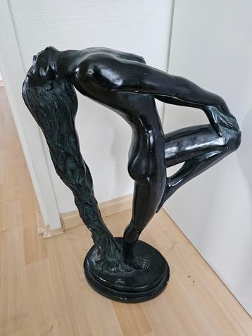 Austin Sculpture vrouw  beschikbaar voor biedingen