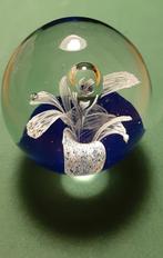 Glazen presse-papier met bloem, Huis en Inrichting, Woonaccessoires | Overige, Ophalen of Verzenden, Zo goed als nieuw