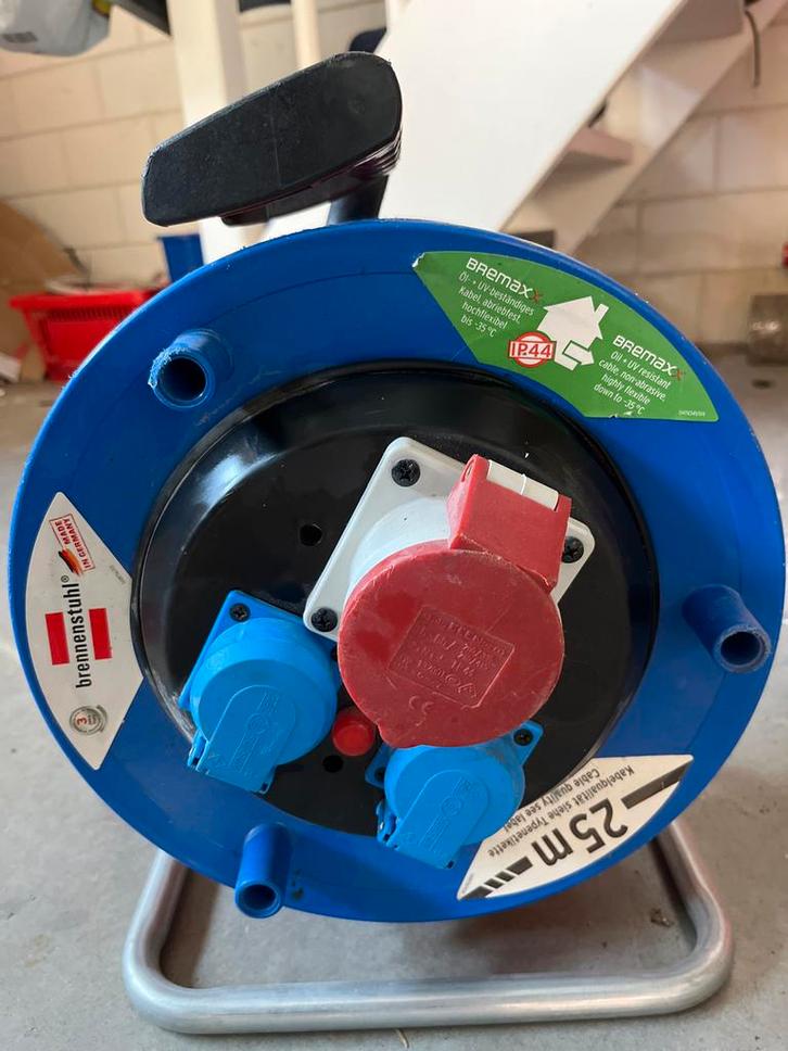 Brennenstuhl Kabelhaspel 25m, Doe-het-zelf en Verbouw, Elektra en Kabels, Zo goed als nieuw, Kabel of Snoer, Ophalen of Verzenden