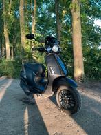 Vespa sprint 2019 lees beschrijving!!, Ophalen, Zo goed als nieuw