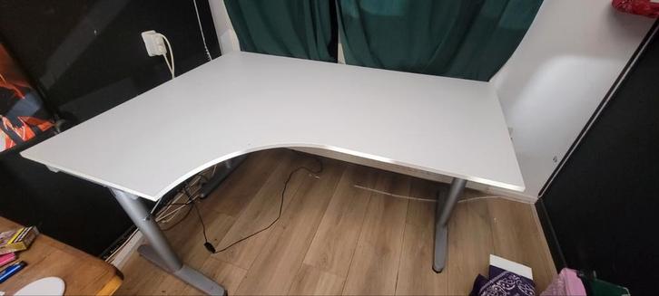 IKEA Galant Wit Hoekbureau - Verstelbaar & Compleet, Huis en Inrichting, Bureaus, Gebruikt, Bureau, In hoogte verstelbaar, Ophalen