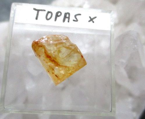 Topaas steen - Schneckenstein micromount, Verzamelen, Mineralen en Fossielen, Mineraal, Ophalen of Verzenden