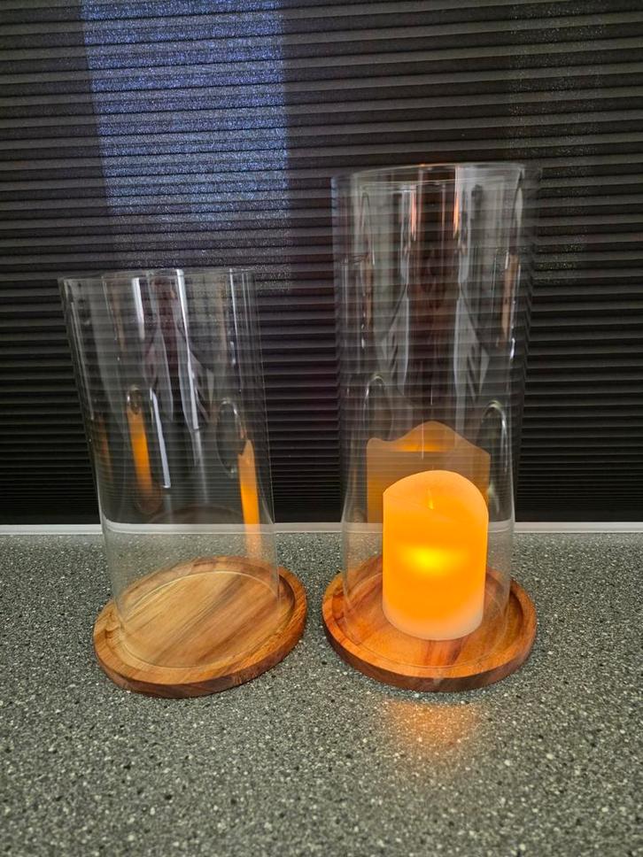 2 grote windlichten (nieuw), Huis en Inrichting, Woonaccessoires | Kandelaars en Kaarsen, Nieuw, Kandelaar, 25 tot 50 cm, Overige materialen
