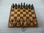 Oud mini schaakbordje rond 1960, Een of twee spelers, Ophalen of Verzenden, Gebruikt, Reisspel