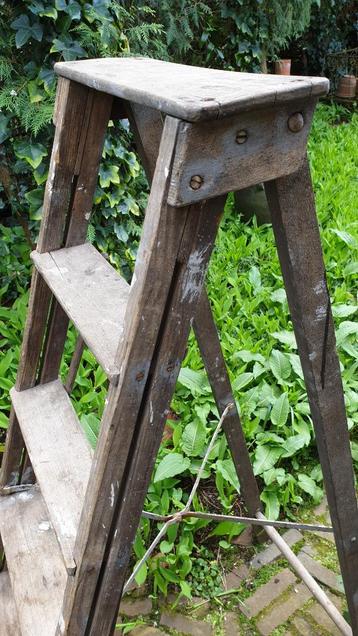 Trapje Trap Hout Brocante Vintage Frankrijk beschikbaar voor biedingen
