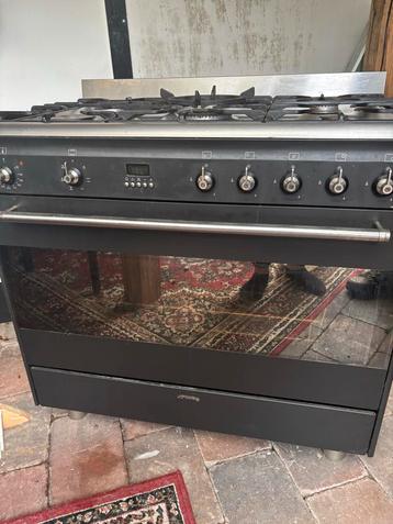Smeg Gasfornuis met Elektrische Oven - Goede Staat beschikbaar voor biedingen