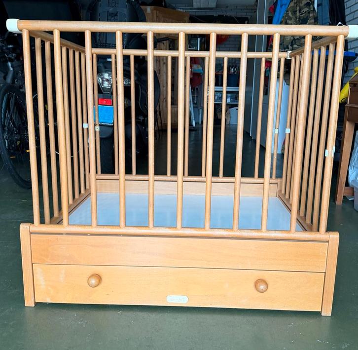 Gratis ophalen  houten kinderbox met lade, Kinderen en Baby's, Boxen, Gebruikt, Rechthoekig, Lade, Ophalen of Verzenden