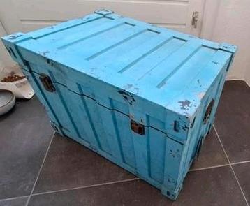 Leuke, zware, grote houten kist. Opknapper. 35 x 50,5 x 33cm beschikbaar voor biedingen