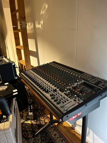 Eurodesk SX2442FX mixer beschikbaar voor biedingen