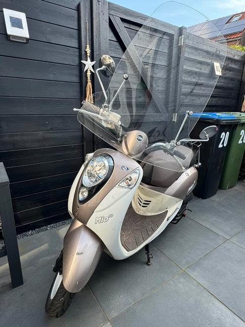 Sym Mio 50 Snorscooter – Bouwjaar 2015, Fietsen en Brommers, Scooters | SYM, Zo goed als nieuw, Mio, Ophalen