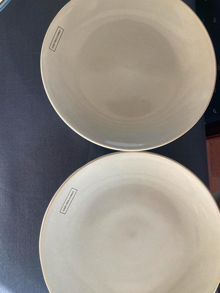 2 BLOKKER LIMA borden diameter 27.0 / nieuw, Huis en Inrichting, Keuken | Servies, Ophalen of Verzenden