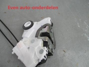 rechter voorrportier slot mechanisme verso.S beschikbaar voor biedingen