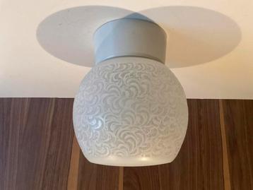 Plafondlamp bewerkt glas doorsnee bol 15 cm beschikbaar voor biedingen