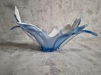 Glazen schaal met blauw en wit accent, Antiek en Kunst, Ophalen of Verzenden