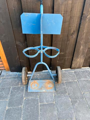 Flessenkar cillinderwagen  voor kleine flessen 2 x 10 Ltr beschikbaar voor biedingen