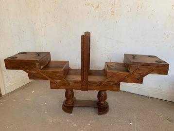 Naaikast beschikbaar voor biedingen