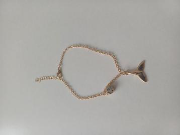 Goudkleurige armband  beschikbaar voor biedingen