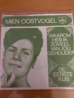 Mien Oostvogel de eerste kus, Ophalen of Verzenden, 1960 tot 1980, Gebruikt