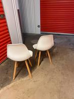 Leuke witte stoelen met houten poten, Ophalen, Twee, Wit, Zo goed als nieuw