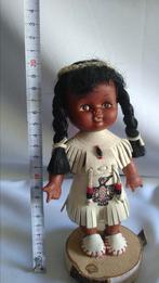 Carlson pop indiaan native american inheems 20 cm, Verzamelen, Poppen, Ophalen of Verzenden, Zo goed als nieuw, Pop