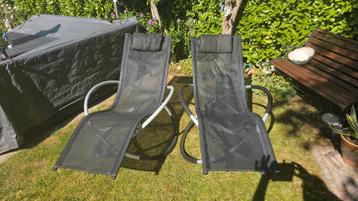 > 2 Relaxstoelen of schommelstoe– klaar voor de zomer! ️ beschikbaar voor biedingen