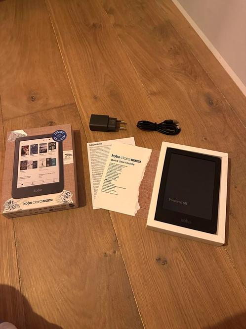 Kobo Clara Colour – Zo goed als nieuw, compleet in doos, Computers en Software, E-readers, Zo goed als nieuw, 6 inch of minder