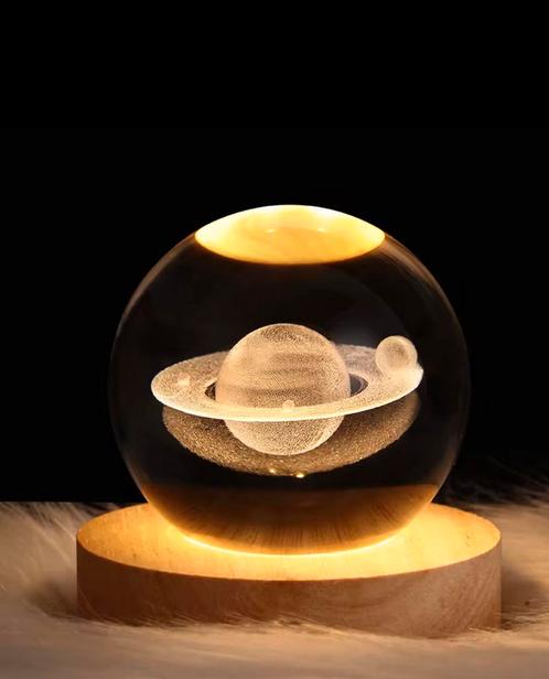 Saturn nachtlamp 3D LED - Glazen bol (warm licht), Huis en Inrichting, Lampen | Tafellampen, Zo goed als nieuw, Minder dan 50 cm