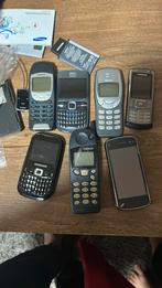 Oude telefoons, met opladers en oortjes, Telecommunicatie, Mobiele telefoons | Nokia, Ophalen of Verzenden, Zo goed als nieuw