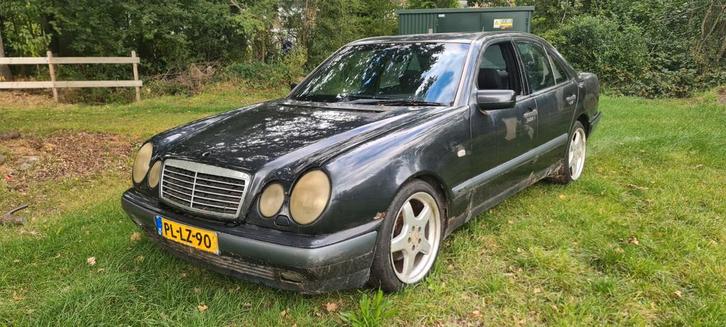 Mercedes-Benz E-Klasse 3.0 D E300 Sedan Classic AUT 1996, Auto's, Mercedes-Benz, Particulier, E-Klasse, ABS, Airbags, Airconditioning