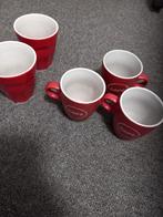 5 rode bekers/ koffiekopjes. 2  plus 3, Ophalen of Verzenden, Overige stijlen, Kop(pen) en/of Schotel(s)