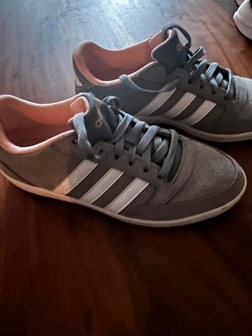 Adidas Snickers beschikbaar voor biedingen