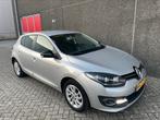 RENAULT MÉGANE 1.2 TCE 85KW HB 2015 GRIJS NIEUW APK! NAVI, Auto's, Renault, Voorwielaandrijving, Stof, USB, Zwart