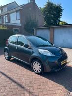 Peugeot 107 1.0 12V 5DR 2014 Grijs, Auto's, Peugeot, Voorwielaandrijving, 4 stoelen, Origineel Nederlands, Particulier