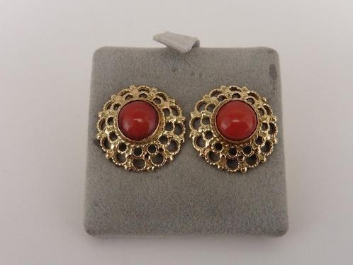 Gouden oorknopjes met bloedkoraal                        G96, Sieraden, Tassen en Uiterlijk, Oorbellen, Gebruikt, Knopjes of Stekers