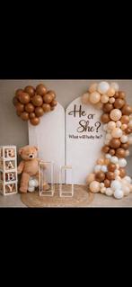 Achtergrond bogen, pilaren, babyblokken en beer te huur, Ophalen, Zo goed als nieuw, Kraamcadeau